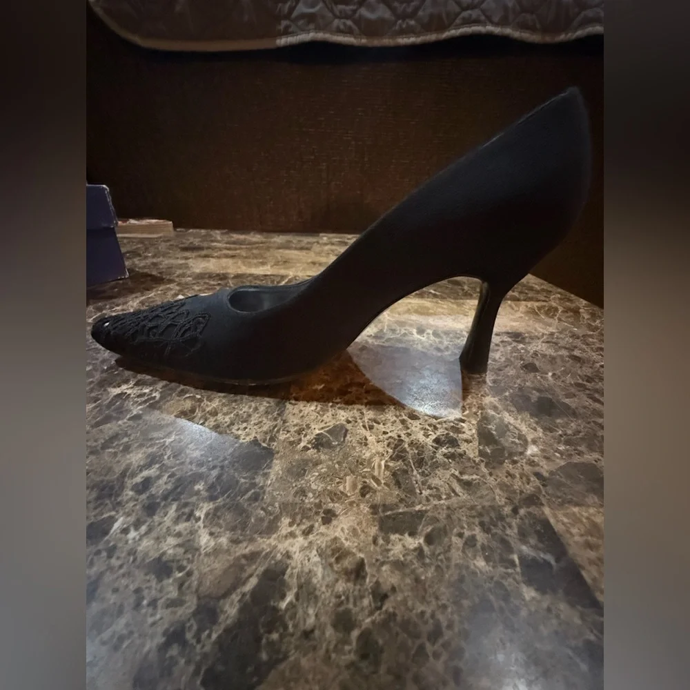 Stuart Weitzman. Canvas Crystal Embellishments Pumps. Black Satin. Size 7.